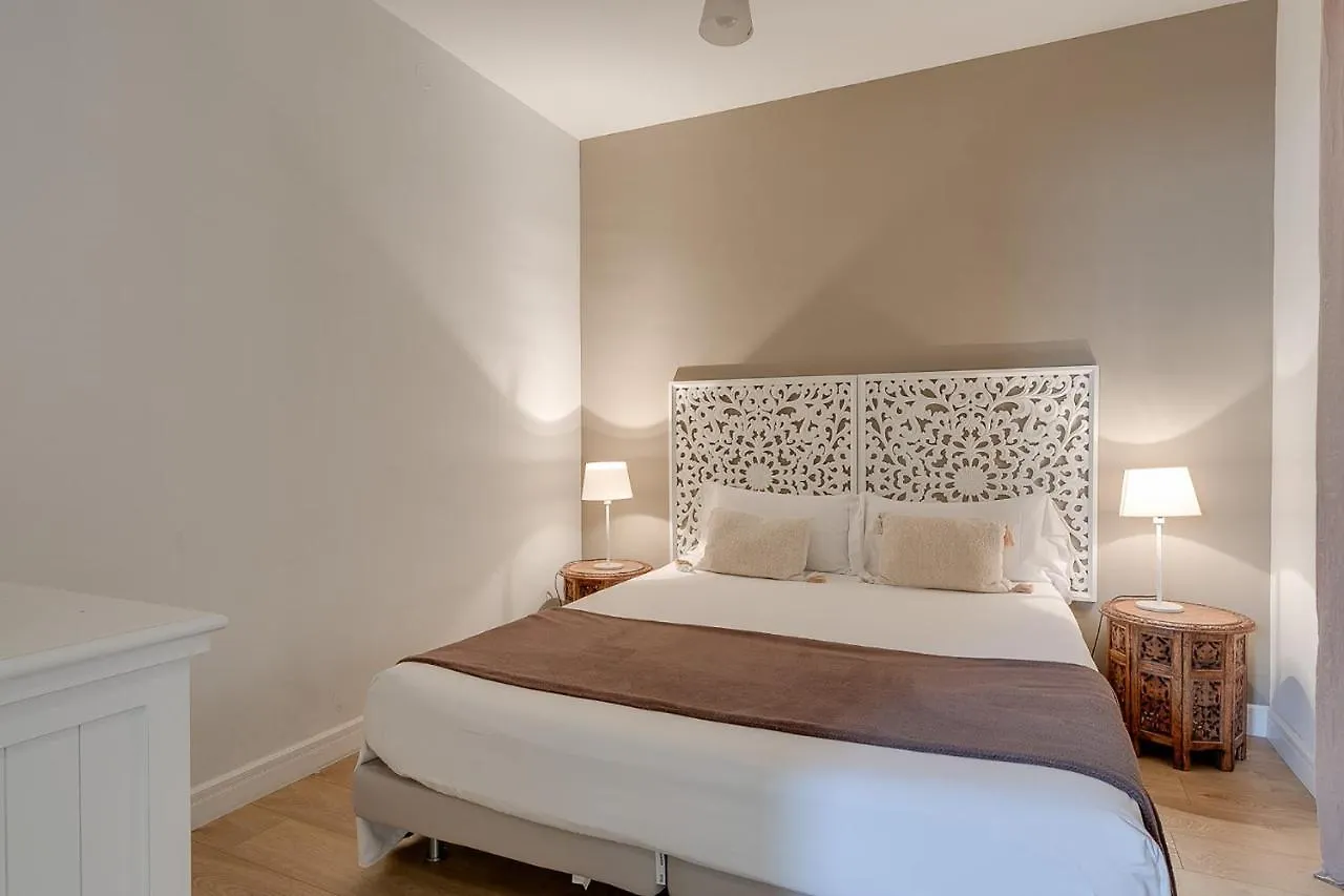 Enjoy Apartments Rafaela Barcelona 0*,